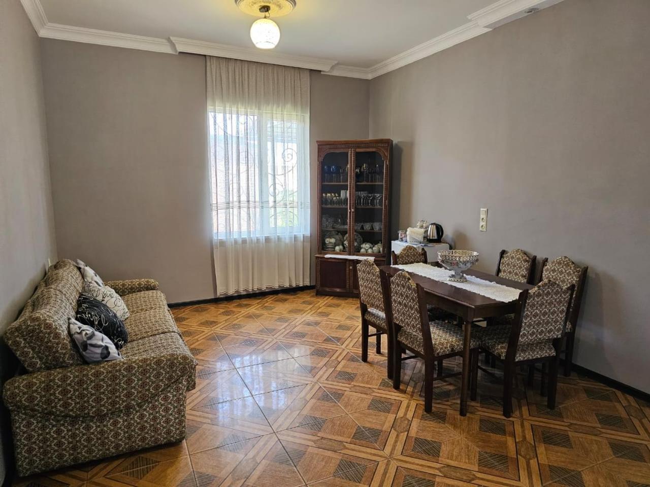 Guest House Amo Kutaiszi Kültér fotó