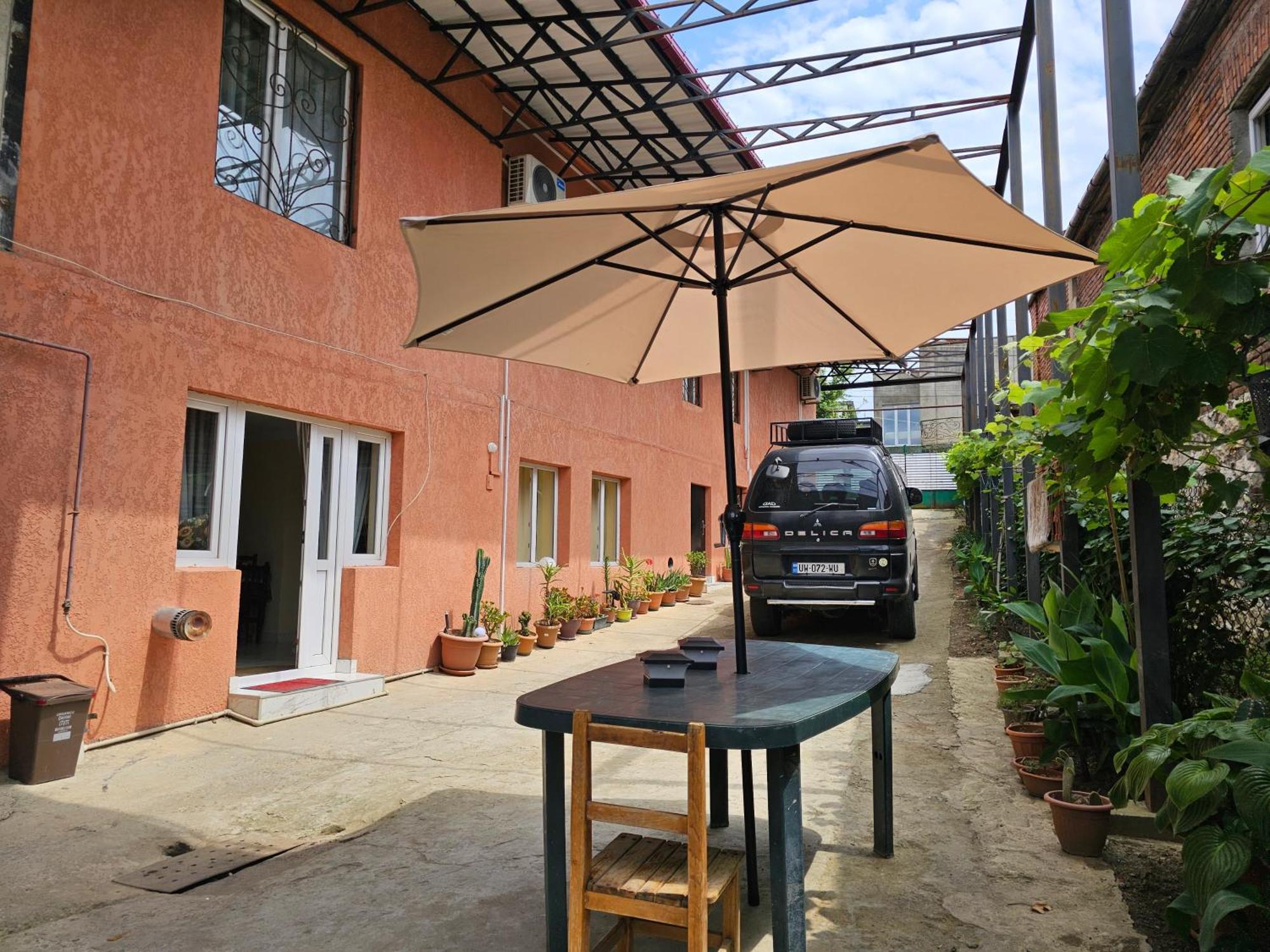 Guest House Amo Kutaiszi Kültér fotó